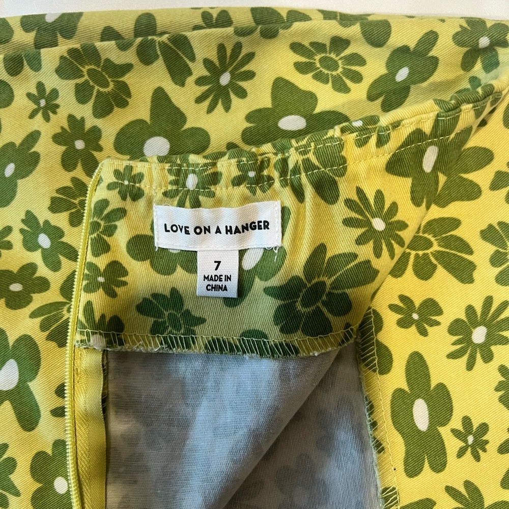 Vintage-Inspired Floral Mini Skirt - Love on a Hanger (Size 7) - Picture 5 of 5